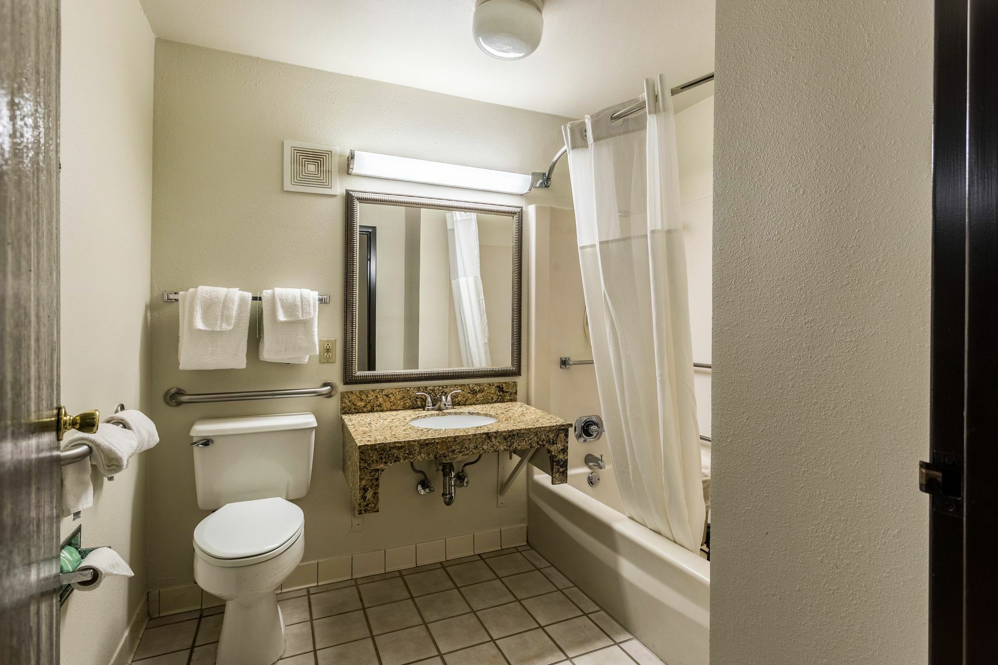 Quality Inn Tupelo Exterior photo